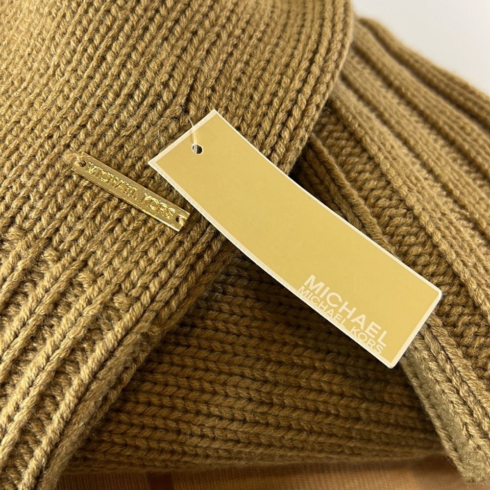 NWT Michael Kors Tan Sweater Infinity Scarf - Picture 6 of 6